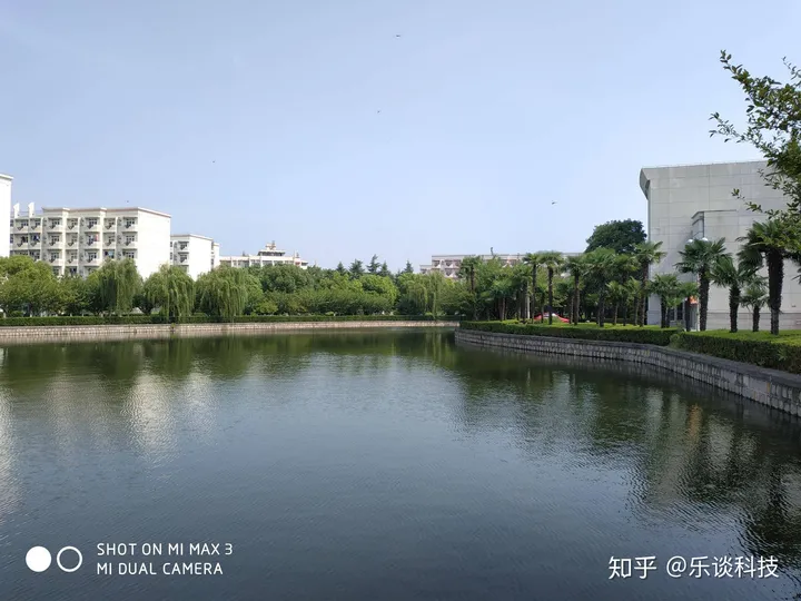 小米MAX3定位：拍照最好的巨屏手机，网友：玩游戏更爽-小米max3拍照怎么样