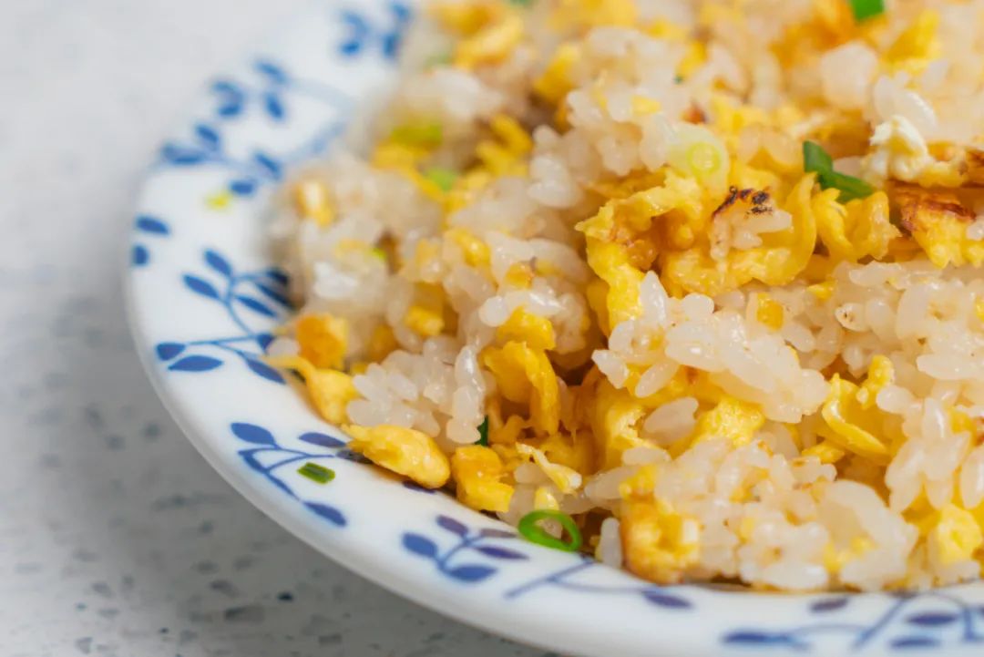 炒了10碗蛋炒饭，终于找到了最完美的做法！没想到这么简单-蛋炒饭正常做法