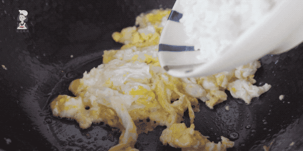 炒了10碗蛋炒饭，终于找到了最完美的做法！没想到这么简单-蛋炒饭正常做法