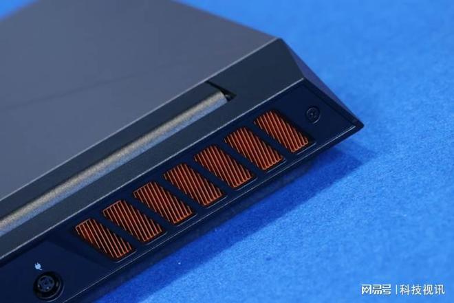 2023款戴尔游匣G15游戏本图赏：未来机械主义设计-戴尔游匣g15百度百科