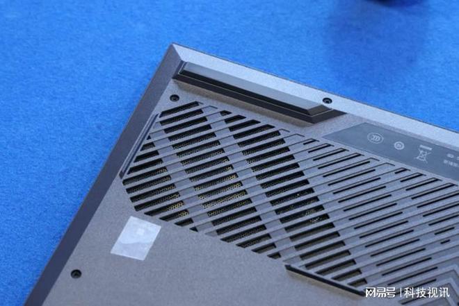 2023款戴尔游匣G15游戏本图赏：未来机械主义设计-戴尔游匣g15百度百科