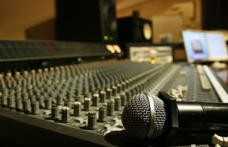 影视解说短视频如何配音？分享三款免费配音软件，配音其实也不难-电影解说视频配音