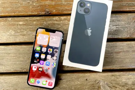 iPhone13彻底真香，A15芯片+超强续航，128G版本售价亲民-苹果13芯片a15