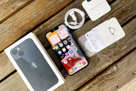 iPhone13彻底真香，A15芯片+超强续航，128G版本售价亲民-苹果13芯片a15