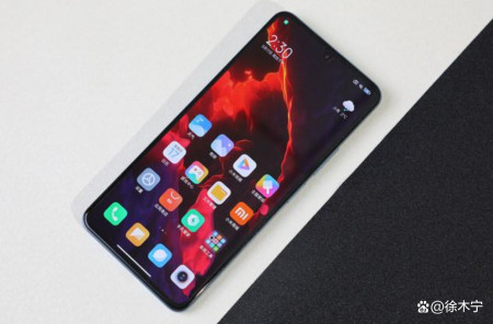 2000元左右选什么手机？4款高性价比手机你值得拥有-2000元左右最好的手机推荐哪款