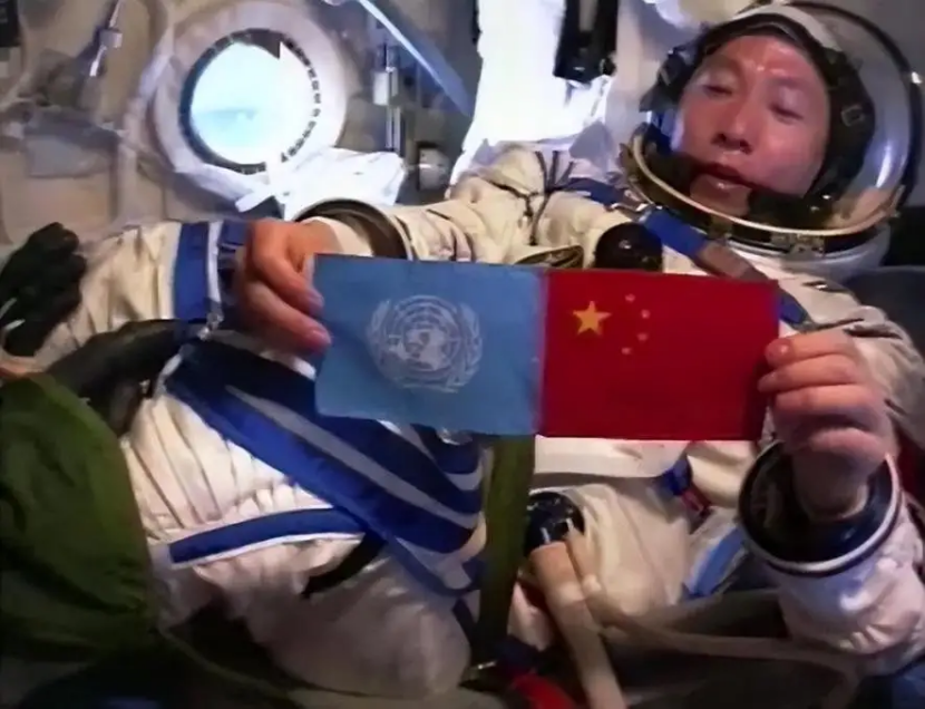 神舟五号飞天，遭遇濒死26秒，杨利伟一度哽咽，以为自己要牺牲了-神舟五号载人航天飞行