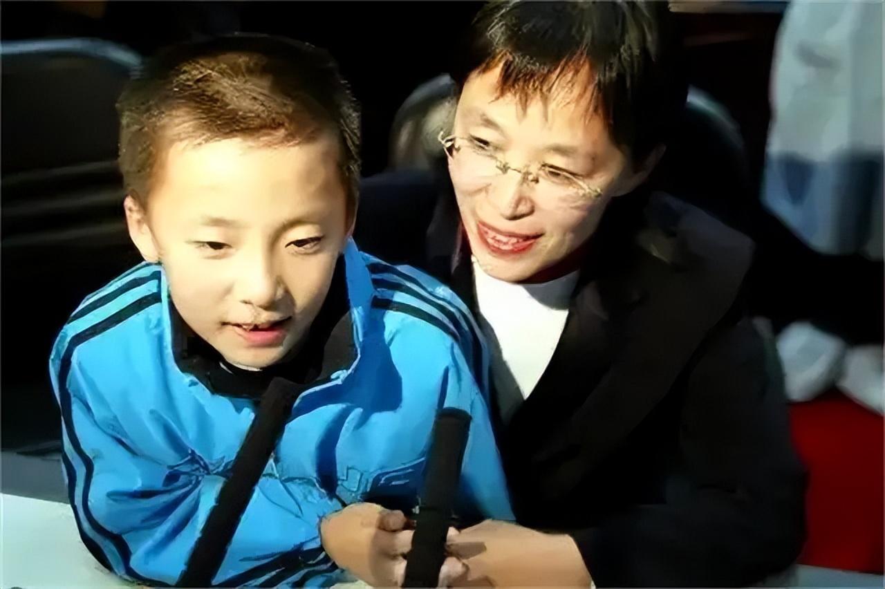 神舟五号飞天，遭遇濒死26秒，杨利伟一度哽咽，以为自己要牺牲了-神舟五号载人航天飞行