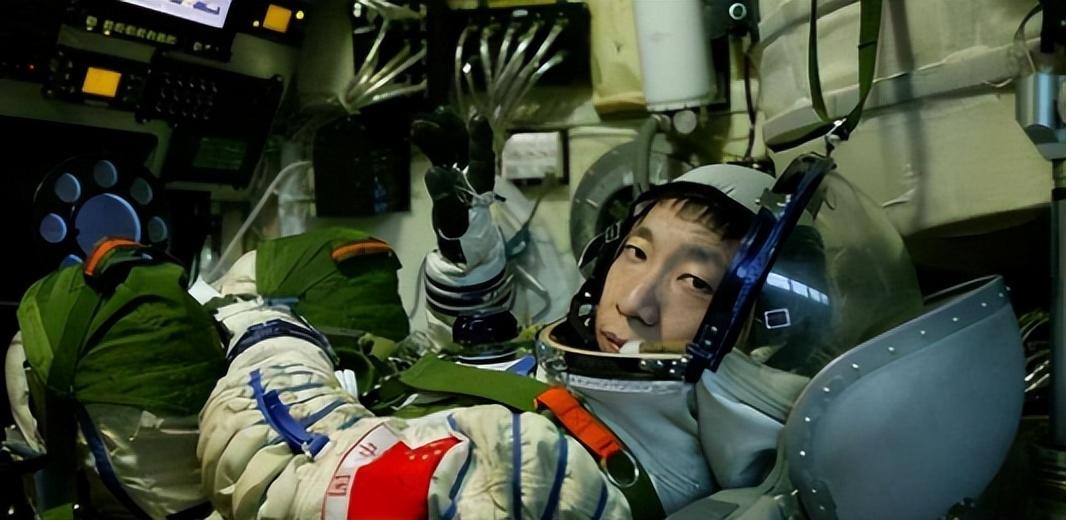 航天英雄杨利伟，刻苦训练十余载，有着哪些不为人知的辛酸往事？-航天员杨利伟多少岁了