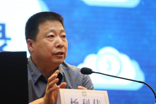 航天英雄杨利伟在华师授课：正研制新一代飞船，可搭载4至7人-杨利伟航天介绍