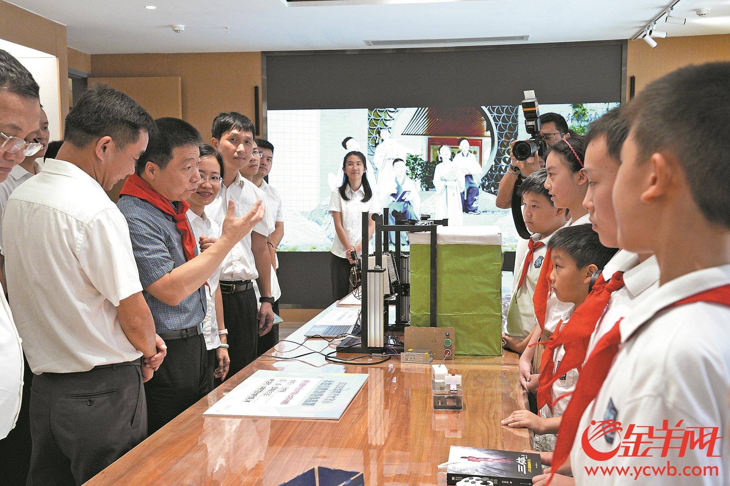 杨利伟将军、张偲院士开讲啦！-杨利伟说