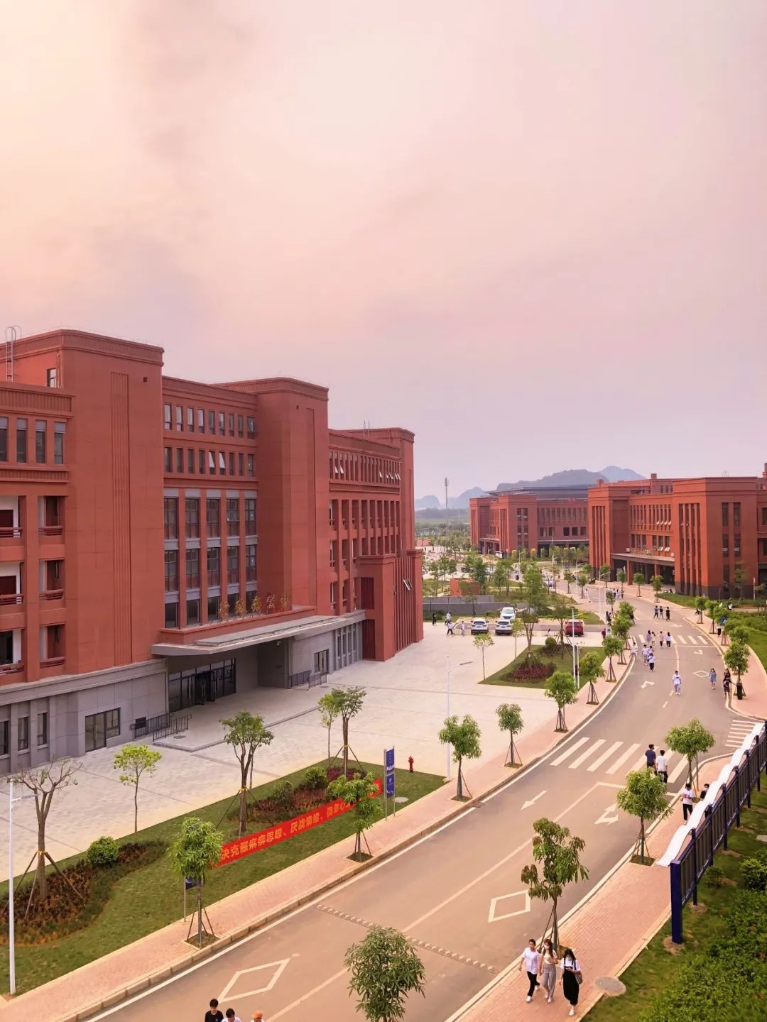 我爱春天的校园－校园环境－新 - 拷贝-我爱春天的校园怎么写