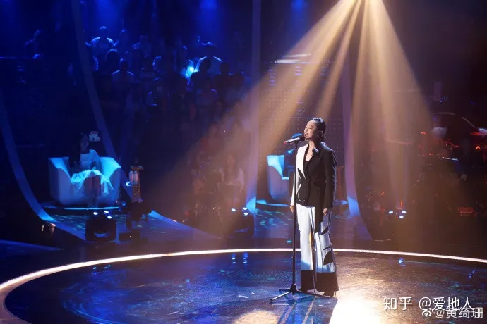 《中歌会》告诉你黄绮珊是一个什么样的好歌手-歌唱家黄绮珊的歌曲