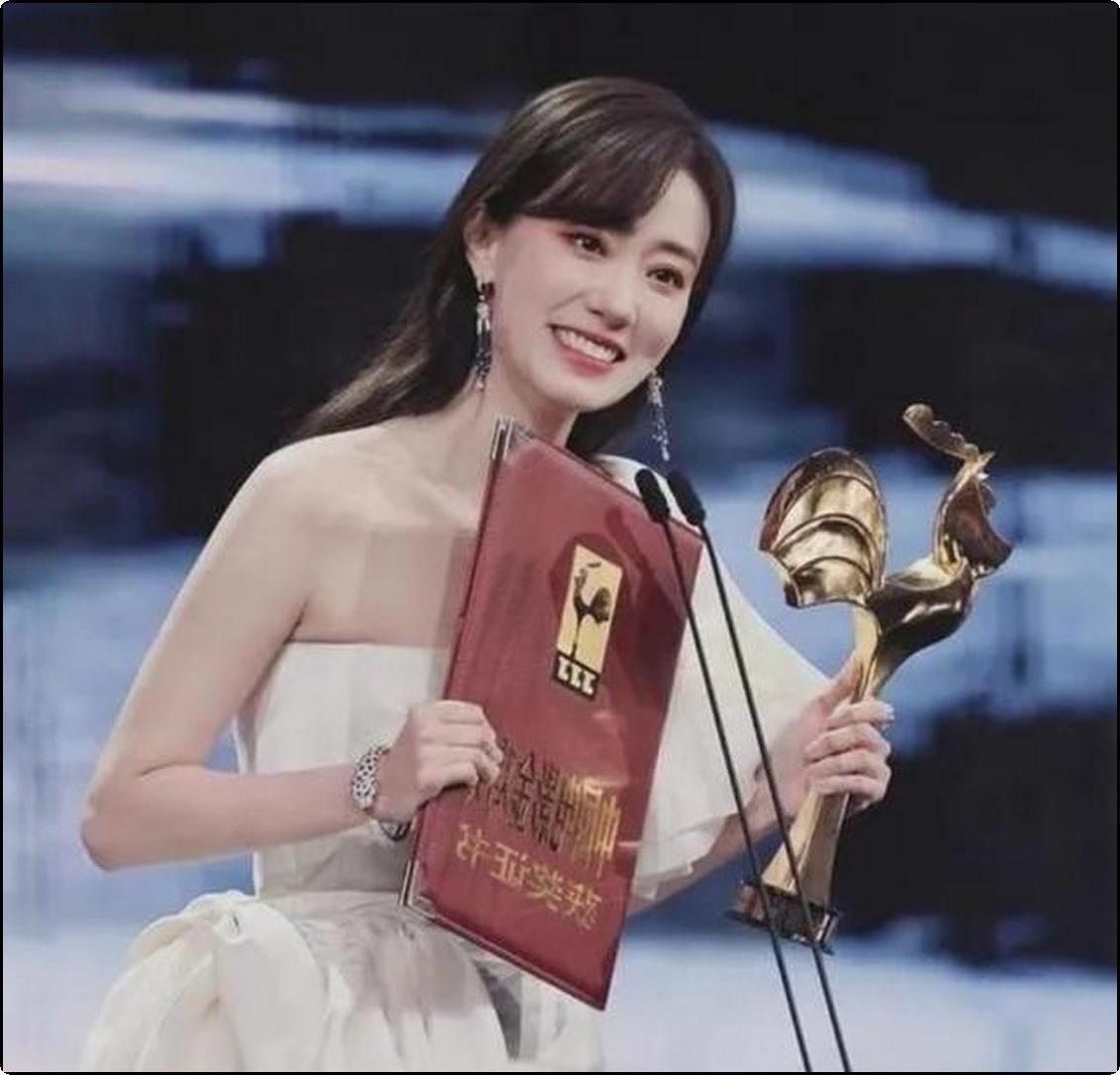 “最丑歌后”黄绮珊：从大妈到少女，她经历了什么-歌手黄绮珊是哪一年出生的