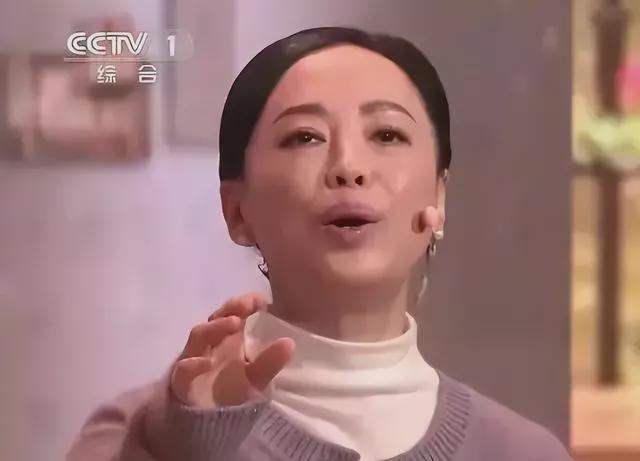 54岁黄绮珊暴瘦20多斤惊艳全网！当红时为爱隐退，9年前一夜翻红-黄绮珊现任丈夫