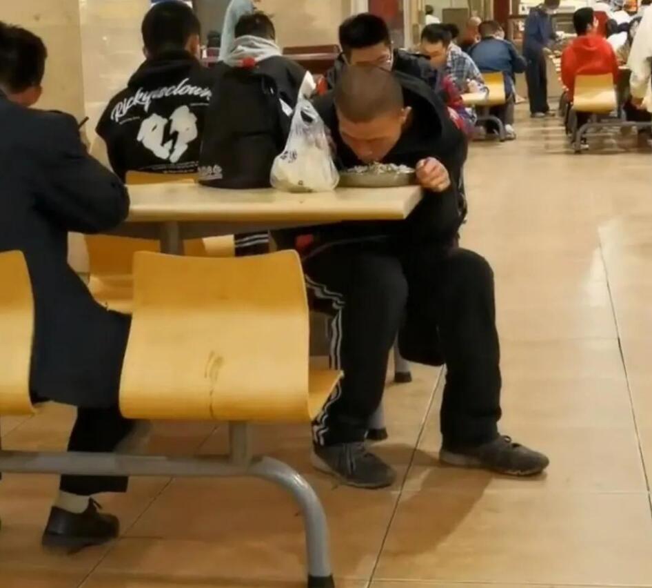 北大天才韦东奕近况令人唏嘘，网友感叹离了数学他真的啥也不行-北大韦东奕厉害吗