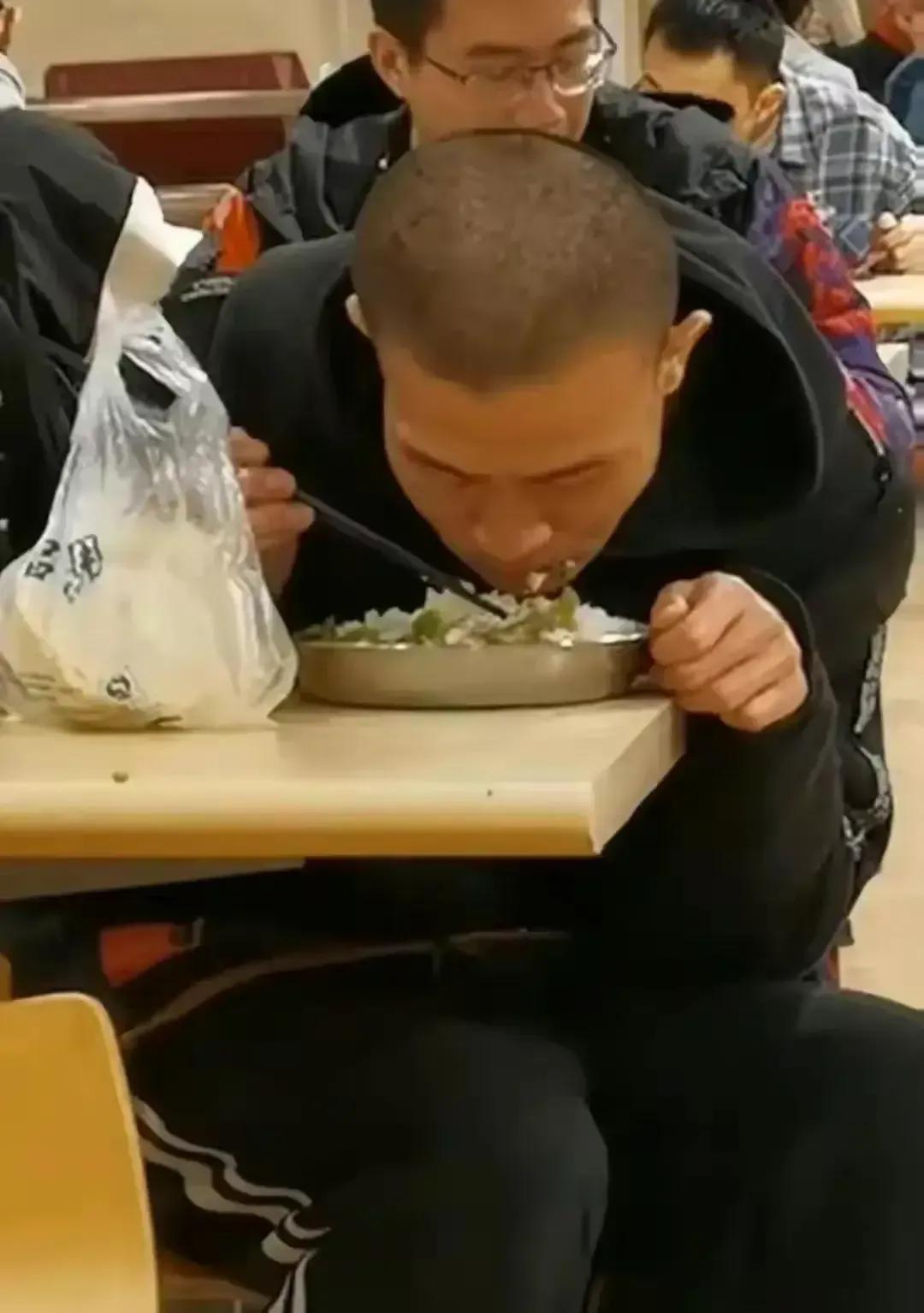 北大天才韦东奕近况令人唏嘘，网友感叹离了数学他真的啥也不行-北大韦东奕厉害吗