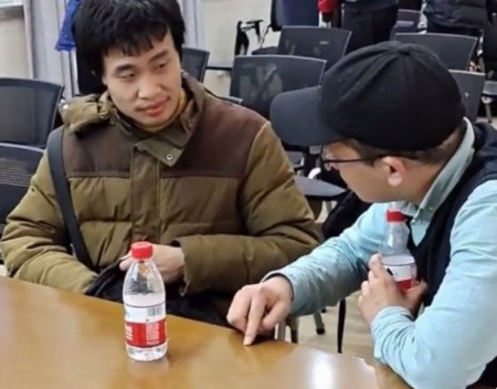 学生退课所剩无几，北大“韦神”坦然回应，评论区却吵翻了-北大韦神采访视频原版观后感