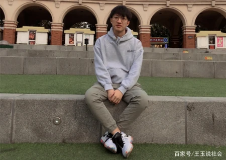 数学家清华男神，12门满分直博有颜又有才，成功学霸“有理有据”-清华大学的数学才子