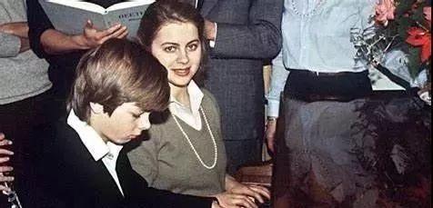 冯德莱恩其人-冯德莱恩