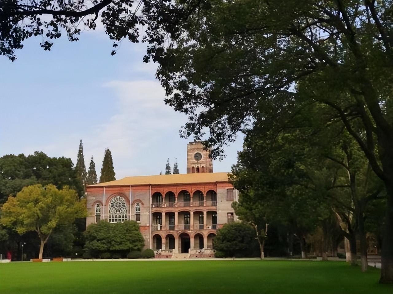 世界500强大学排名公布！46所中国大学上榜！深大进步8名-世界500强大学排名中的中国大学