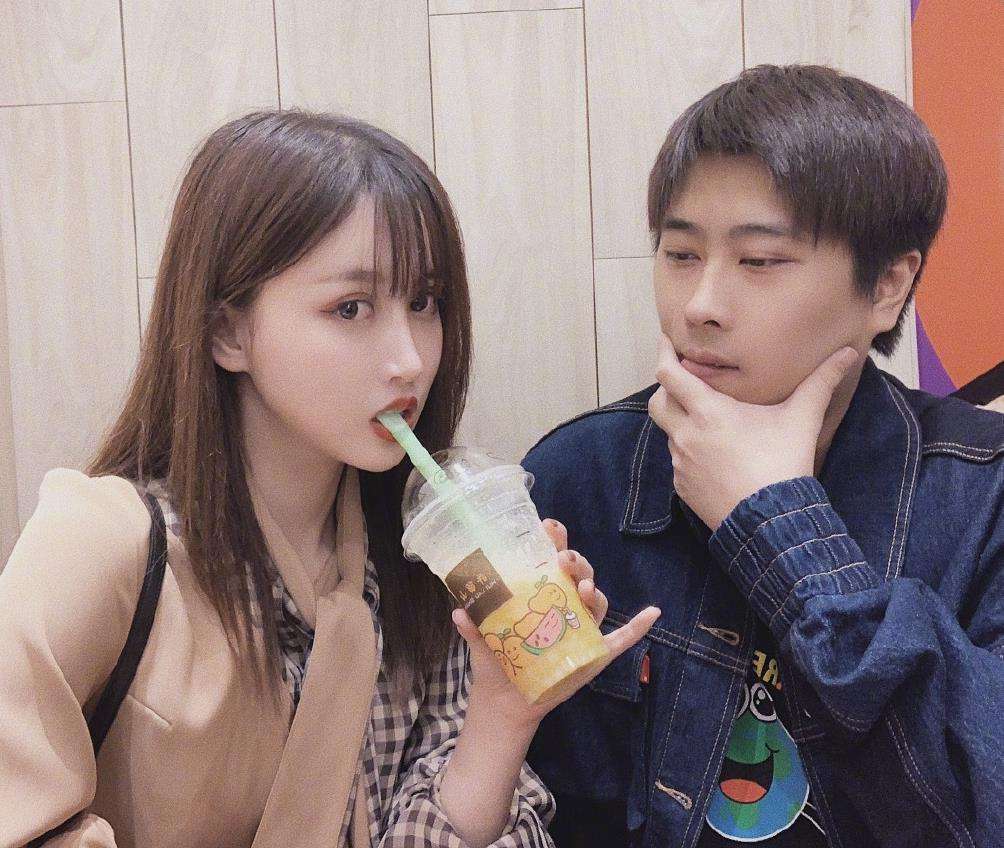 卢本伟和UU妹朋友圈官宣分手，十年相伴最终未成正果-卢本伟和uu现在关系怎么样?