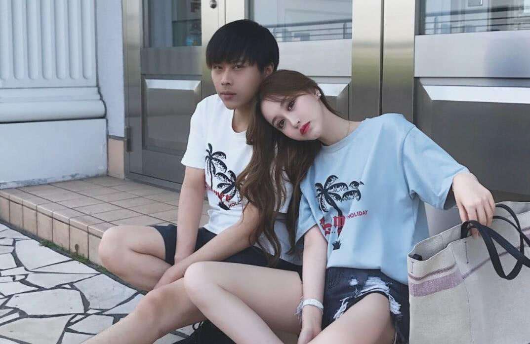 卢本伟和UU妹朋友圈官宣分手，十年相伴最终未成正果-卢本伟和uu现在关系怎么样?