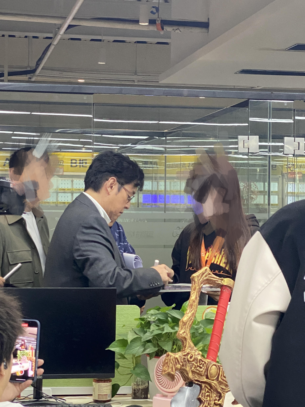 卢本伟解封仍未复出！内行人道出真相，现在没他生长的“土壤”了-卢本伟解封首秀