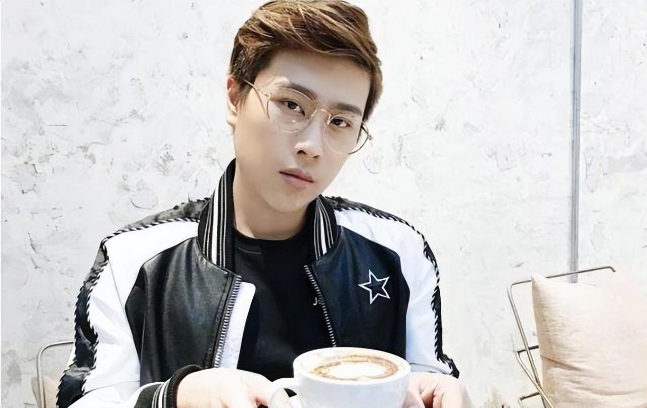 PDD直播邀请卢本伟复出，聊天记录曝光，他真的回不来-pdd透露卢本伟