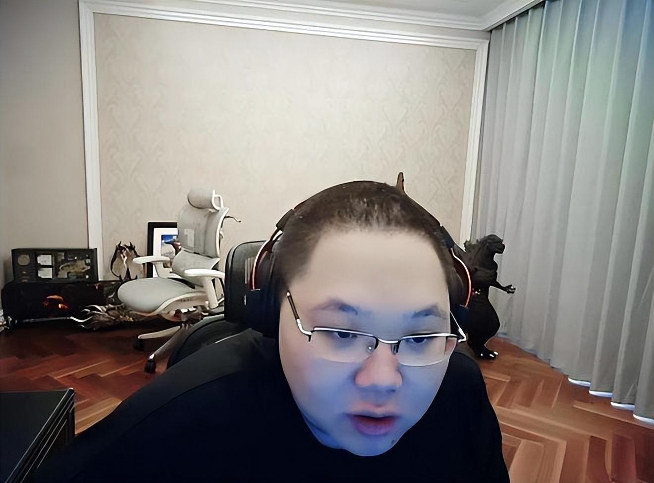 PDD直播邀请卢本伟复出，聊天记录曝光，他真的回不来-pdd透露卢本伟