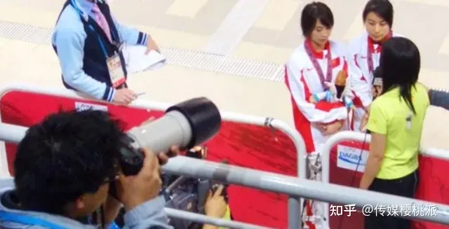 霍启刚庆祝郭晶晶40岁，自嘲“老夫少妻”，结婚9年成豪门童话-霍启刚和郭晶晶感情真的好吗?