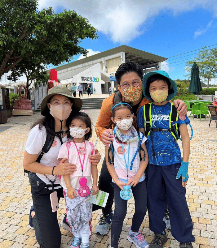 官宣升职，郭晶晶罕见发文分享！霍启刚现身日本陪老婆逛街-郭晶晶和霍启刚参加的真人秀节目叫什么名字