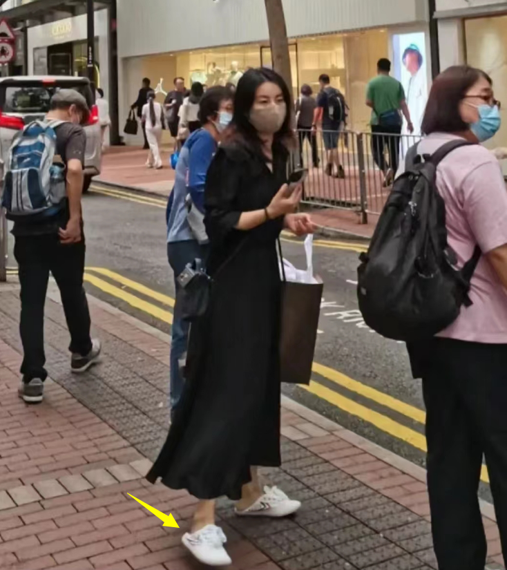 郭晶晶被日媒公开批评，本人和霍启刚淡定逛街，却被扒不是第一次-郭晶晶老公霍启刚生平简介