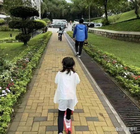 霍启刚44岁庆生照曝光，房间一片混乱，终于明白郭晶晶为何要搬家-霍启刚老婆郭晶晶 两人婚前复杂情史介绍