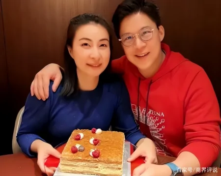 难怪霍启刚这么有前途，即将进入中枢工作，还在挨家挨户送防疫包-霍启刚讲话