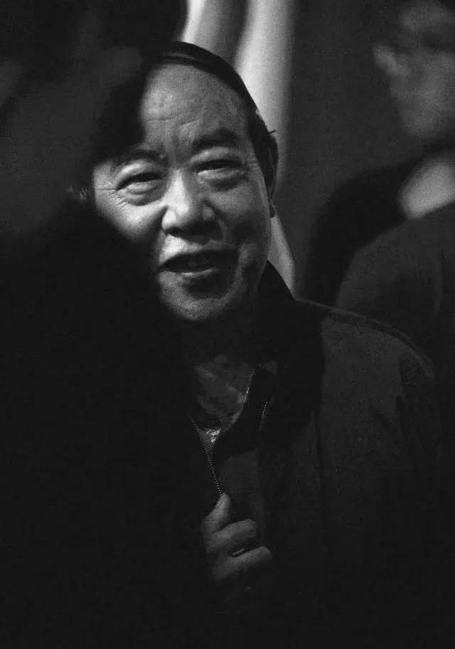 贾平凹与妻子争执留“遗书”欲自杀，起因竟是几个鸡蛋，《废都》揭开婚姻与爱情真相【推荐套装】贾平凹《废都》+暂坐+秦腔+浮躁+山本+自在独行 限时优惠精选月销量276【推荐套装】贾平凹《废都》+暂坐+秦腔+浮躁+山本+自在独行 限时优惠¥32打开百度APP立即扫码购买-贾平凹?