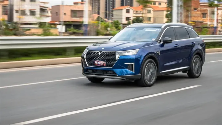 踏板带流水灯，是启辰星-犇犇护航版独有的浪漫-启辰星迎宾踏板怎么安装