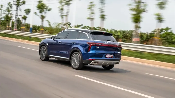 踏板带流水灯，是启辰星-犇犇护航版独有的浪漫-启辰星迎宾踏板怎么安装