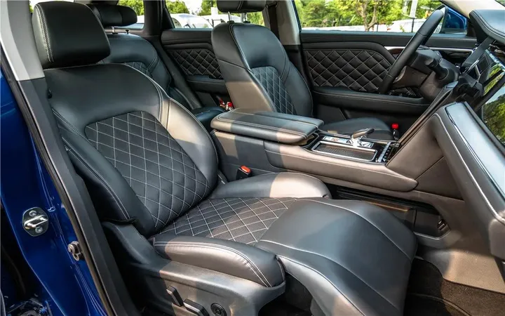 踏板带流水灯，是启辰星-犇犇护航版独有的浪漫-启辰星迎宾踏板怎么安装