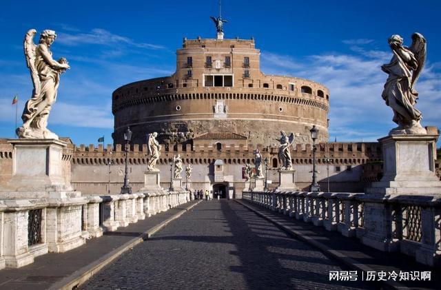 梵蒂冈：全世界最小的国家，却被称作“欧洲最大的地主”-世界上最小的国家梵蒂冈总面积约是0.44