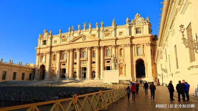 梵蒂冈：全世界最小的国家，却被称作“欧洲最大的地主”-世界上最小的国家梵蒂冈总面积约是0.44