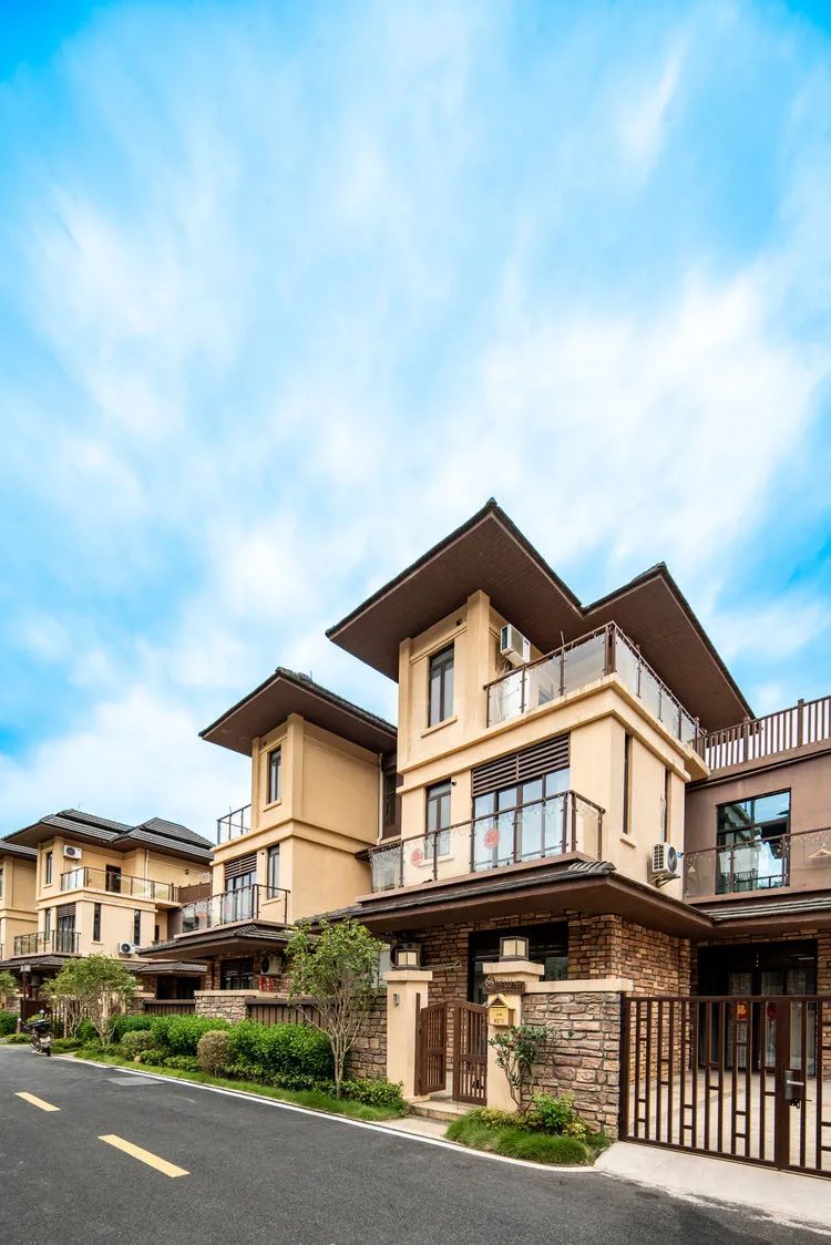 （36人团）花曼岛湖景泳池18房24床别墅2201/2202/2203-花缦主题酒店