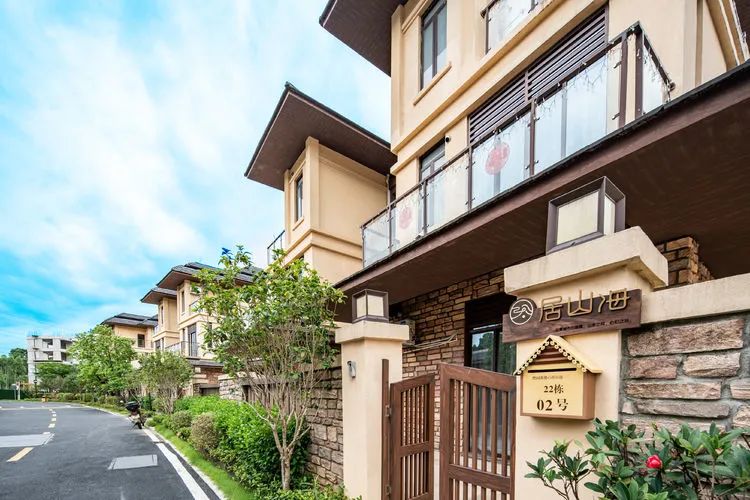 （36人团）花曼岛湖景泳池18房24床别墅2201/2202/2203-花缦主题酒店