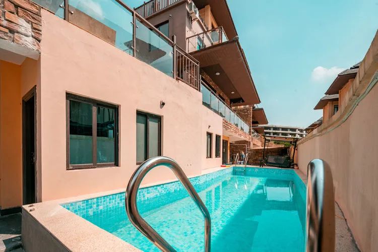 （36人团）花曼岛湖景泳池18房24床别墅2201/2202/2203-花缦主题酒店