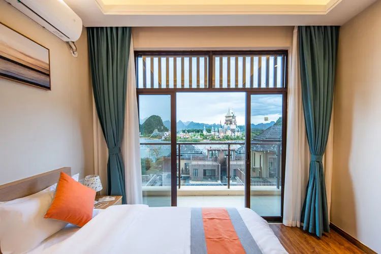 （36人团）花曼岛湖景泳池18房24床别墅2201/2202/2203-花缦主题酒店