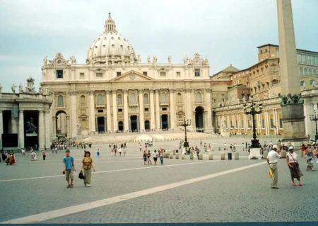 梵蒂冈是一个怎样的国家？-梵蒂冈位于哪个国家