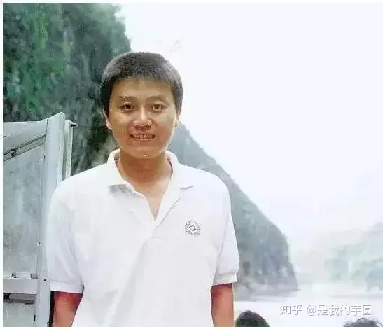 王朔到底有多厉害？捧红葛优，带火冯小刚！电影圈就是他的后花园？-王朔原型