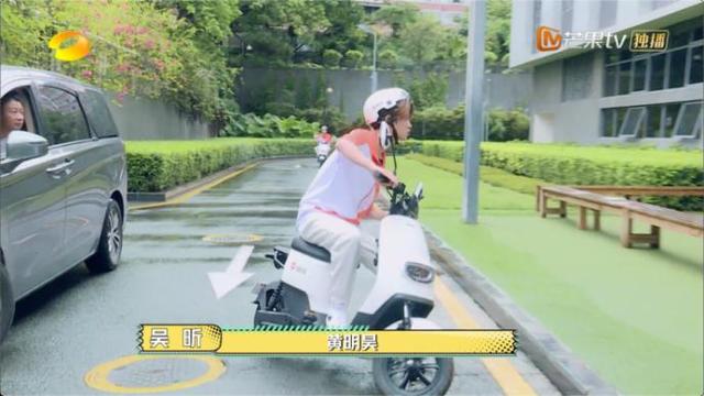 辰亦儒惊呼，雅迪冠能系列电动车能量回收看的见！-雅迪能量回收有用吗