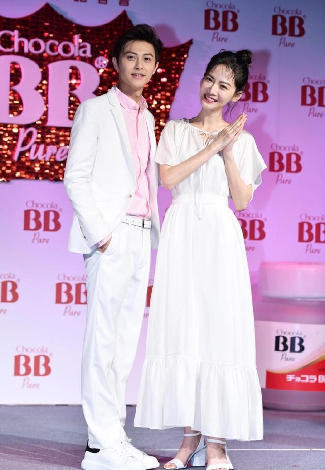 祝福！辰亦儒曾之乔官宣结婚，两人相识多年，终喜结连理-辰亦儒和曾之乔结婚照