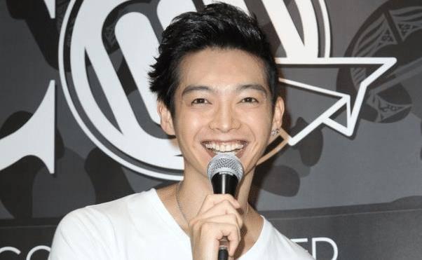 身为“飞轮海”中的一员，辰亦儒虽然不是最优秀的，但是却很幸福-飞轮海辰亦儒老婆曾之乔