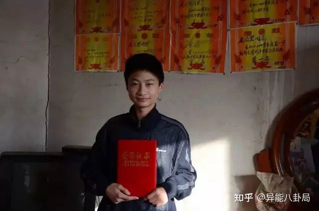 父母双残，捡过破烂，744分上清华的庞众望，如今怎么样了？-庞众望采访视频